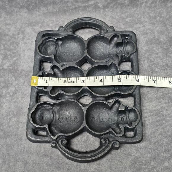 Vintage Cast Iron Snowman 10 Baking Tray Mold Cooking Crafting Winter Christmas - Picture 5 of 7